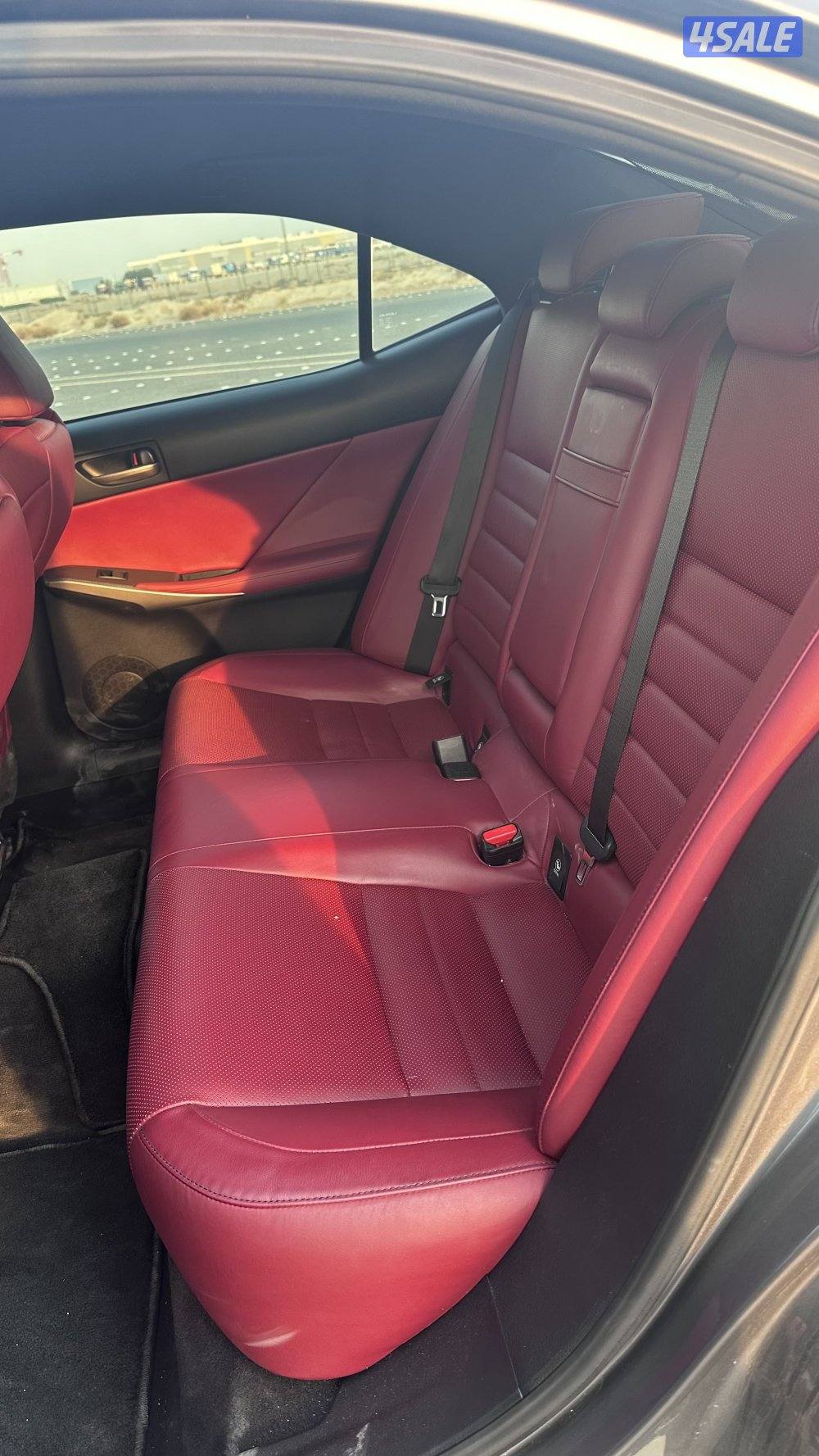 لكزس 350 is مديل 2018 عداد 117 بحالة الوكاله5