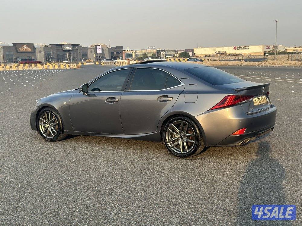 لكزس 350 is مديل 2018 عداد 117 بحالة الوكاله6