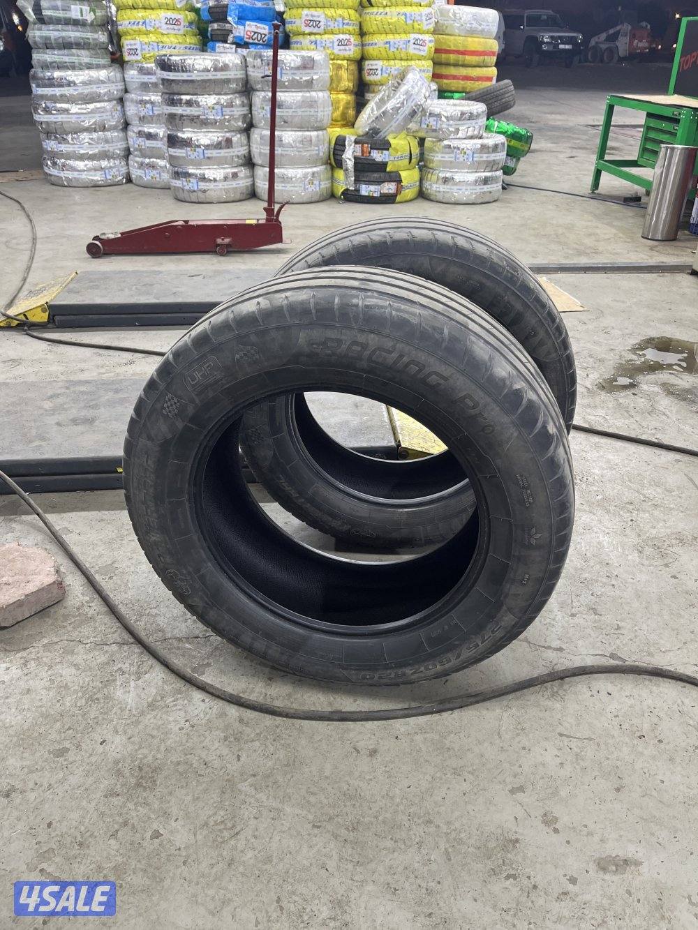 للبيع تايرين تويو نظاف مع تاريني صيني مقاس ٢٧٥/٦٠/٢٠ حط سعرك وشيلهم2