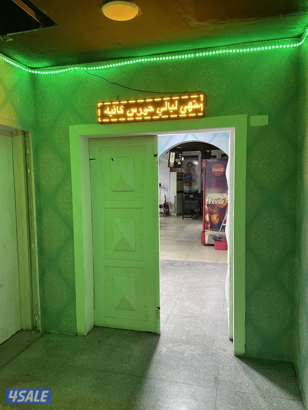 مطعم و مقهى للبيع بحولي مجمع فرح  و السعر قابل للتفاوض عند المعاينة0