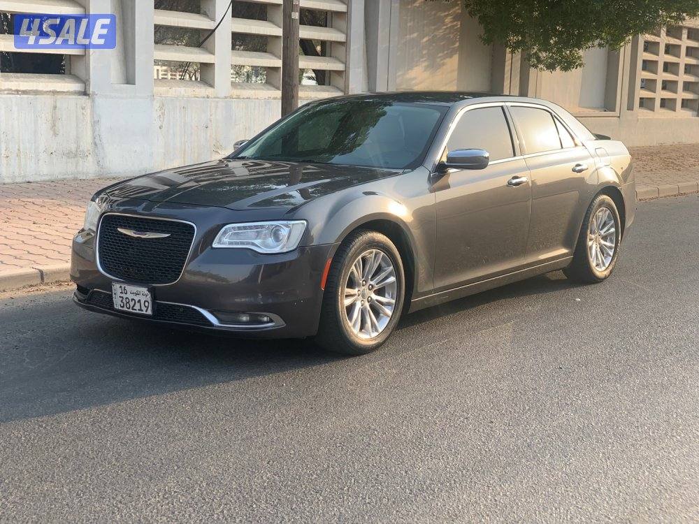 للبيع كرايزلر C300 صبغ الوكاله بحالة الوكاله0