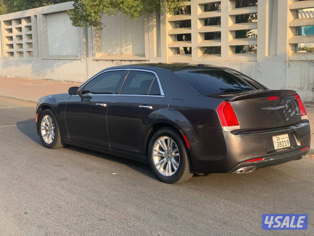 للبيع كرايزلر C300 صبغ الوكاله بحالة الوكاله1