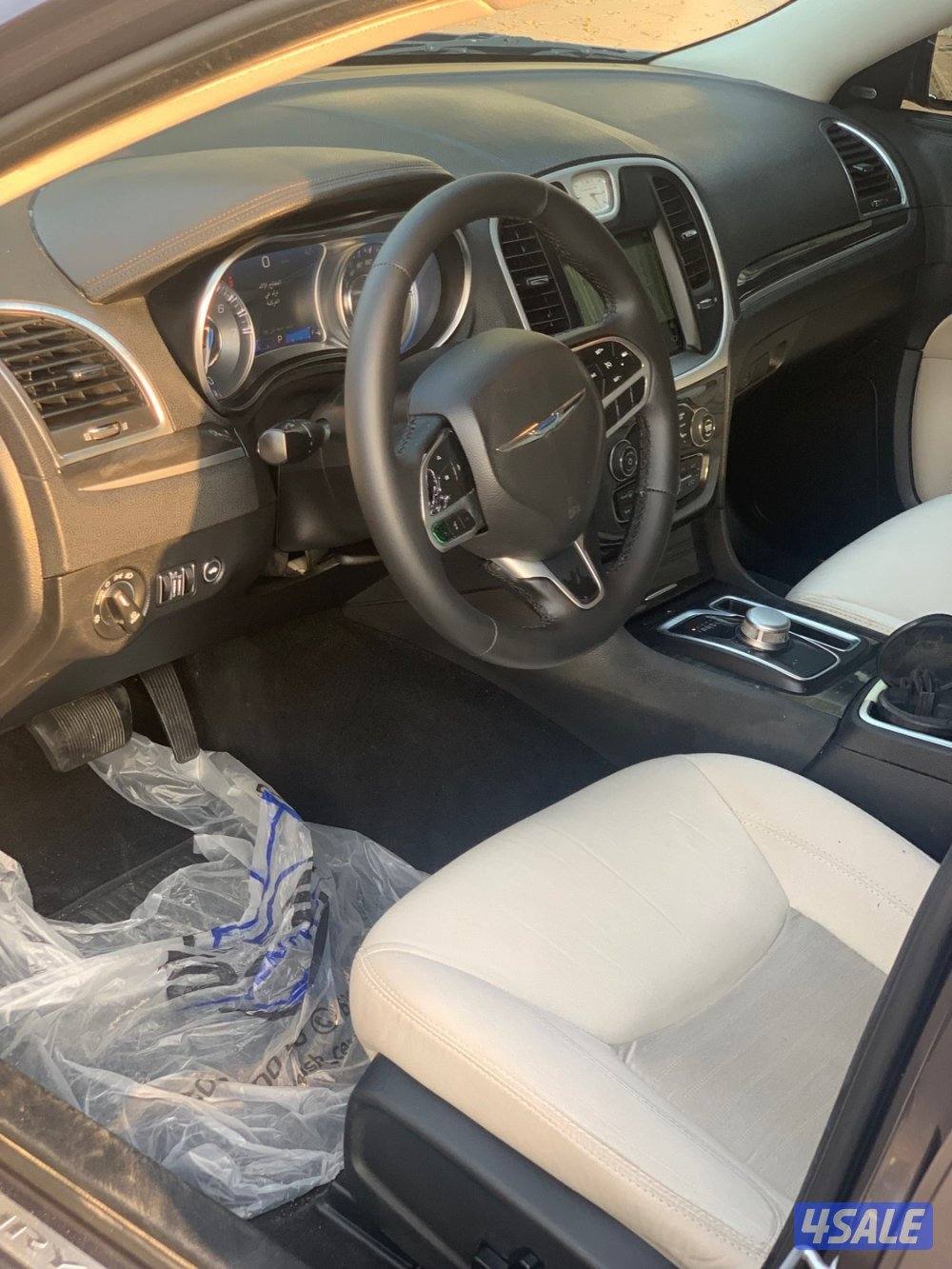 للبيع كرايزلر C300 صبغ الوكاله بحالة الوكاله4