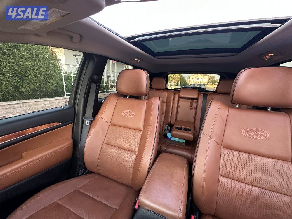 Only 67000 km / Overland / V8 hemi10