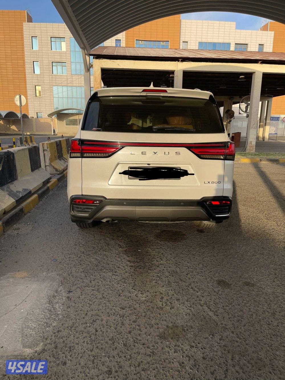 للبيع جيب لكزس lx600 موديل 20231