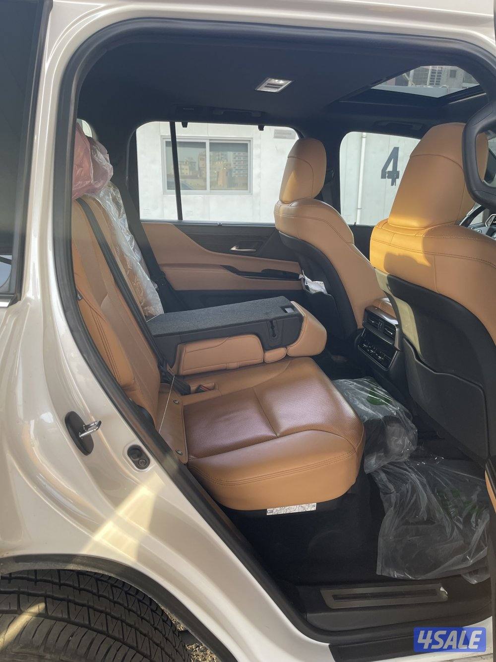 للبيع جيب لكزس lx600 موديل 20233