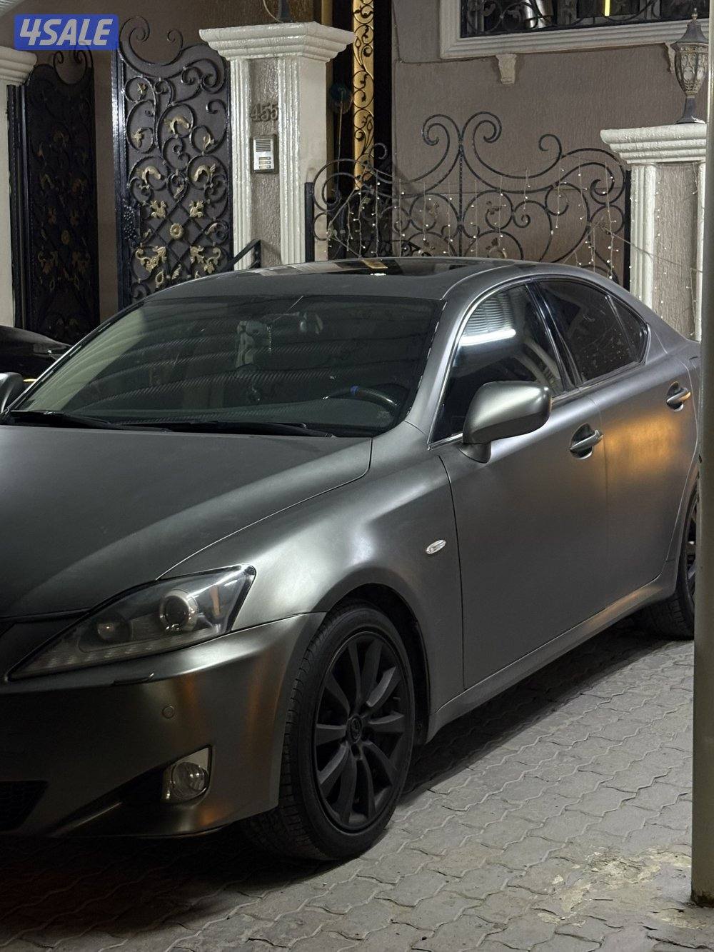 للبيع لكزسIs5