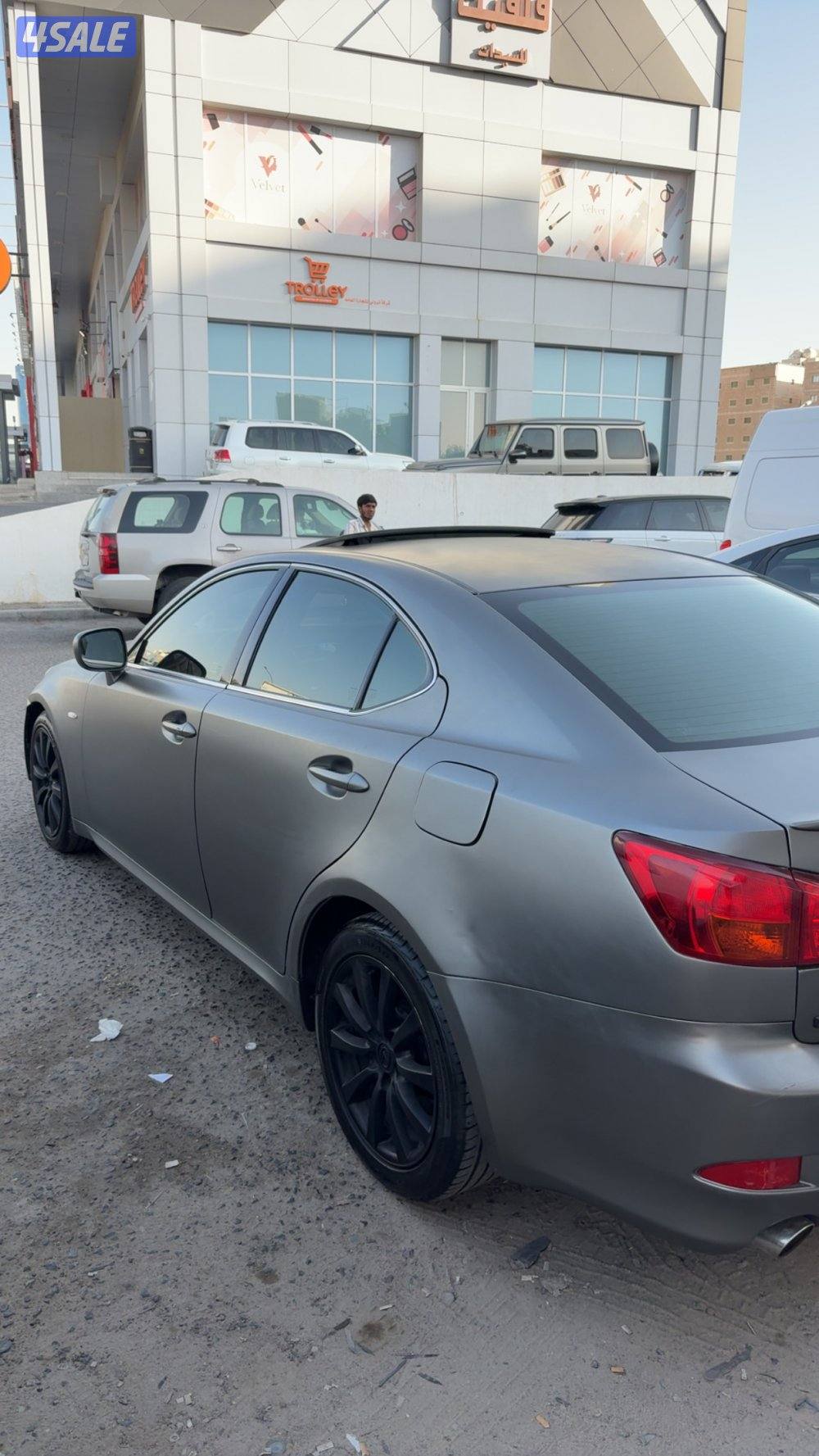 للبيع لكزسIs6