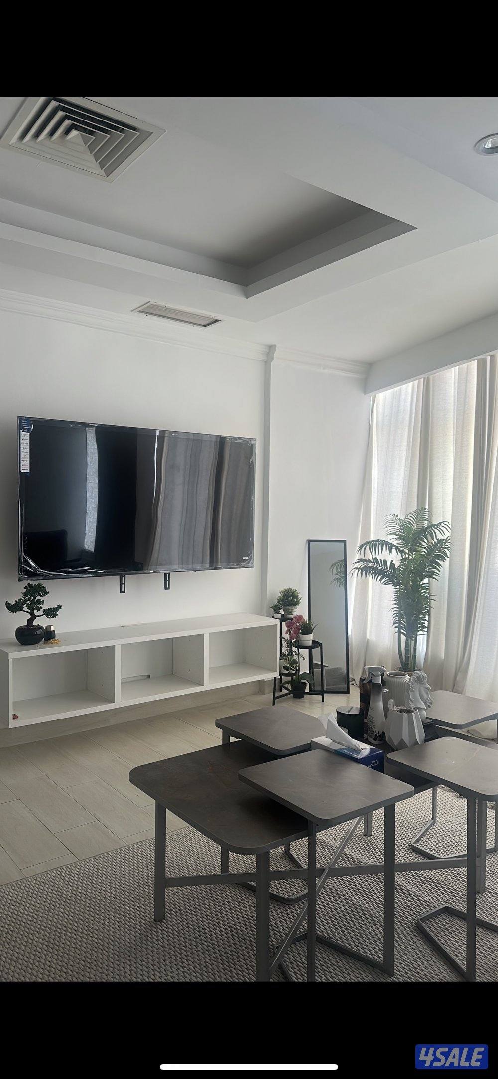 للبيع اثاث شقة نظيف0