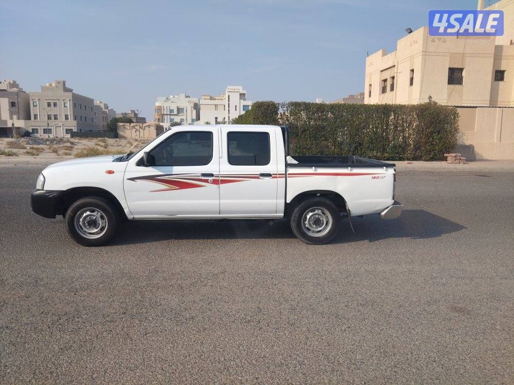 للبيع وانيت نسيان موديل ٢٠١٥ قير عادي جام فر ماشي ٣٢٥0