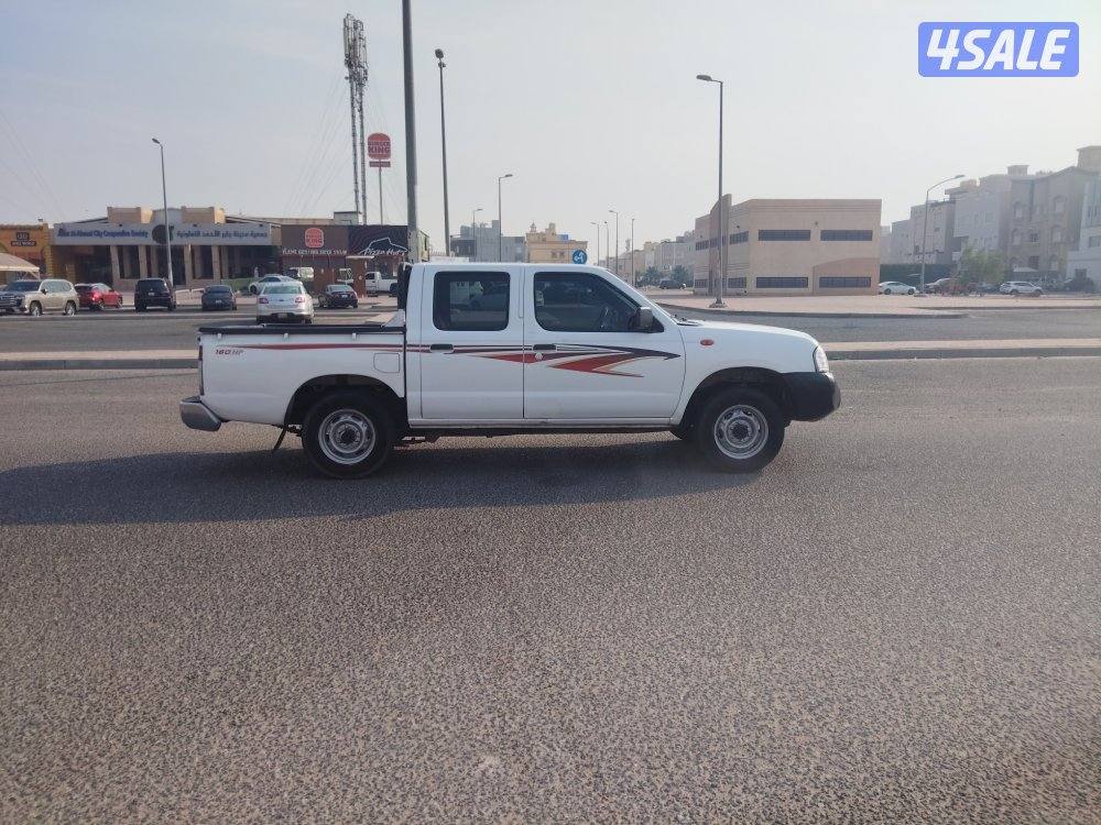 للبيع وانيت نسيان موديل ٢٠١٥ قير عادي جام فر ماشي ٣٢٥1