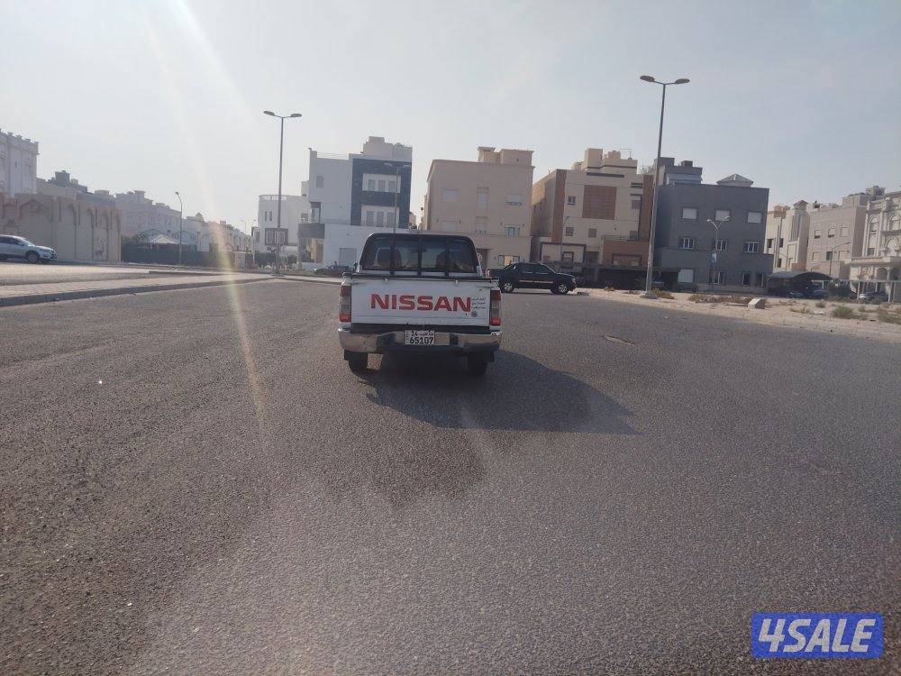 للبيع وانيت نسيان موديل ٢٠١٥ قير عادي جام فر ماشي ٣٢٥4