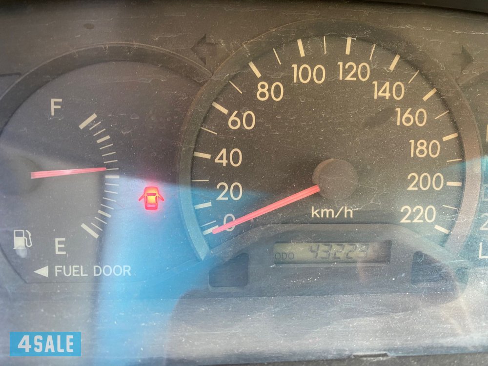 لبيع كورولا 20042