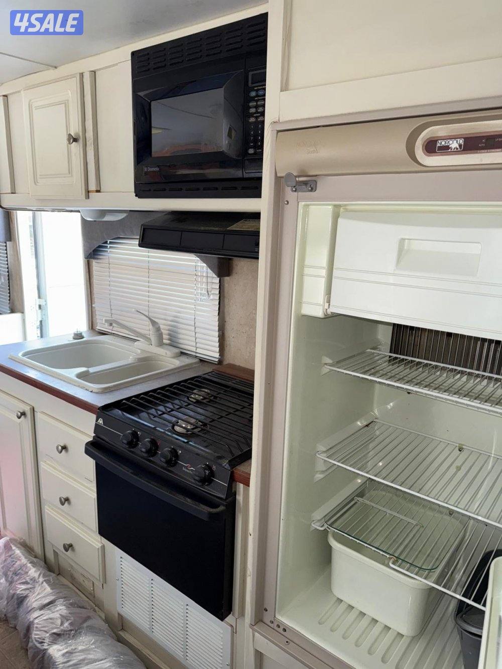 كرفان امريكي نضيف ومجدد2