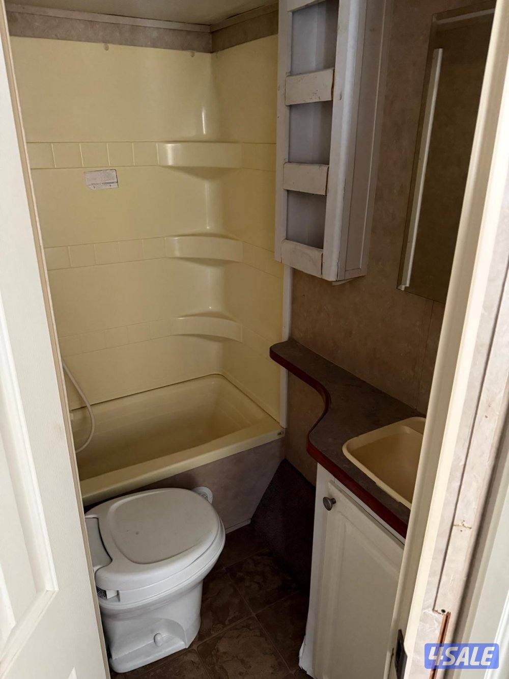 كرفان امريكي نضيف ومجدد3