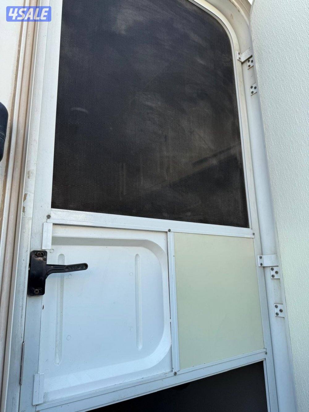 كرفان امريكي نضيف ومجدد7