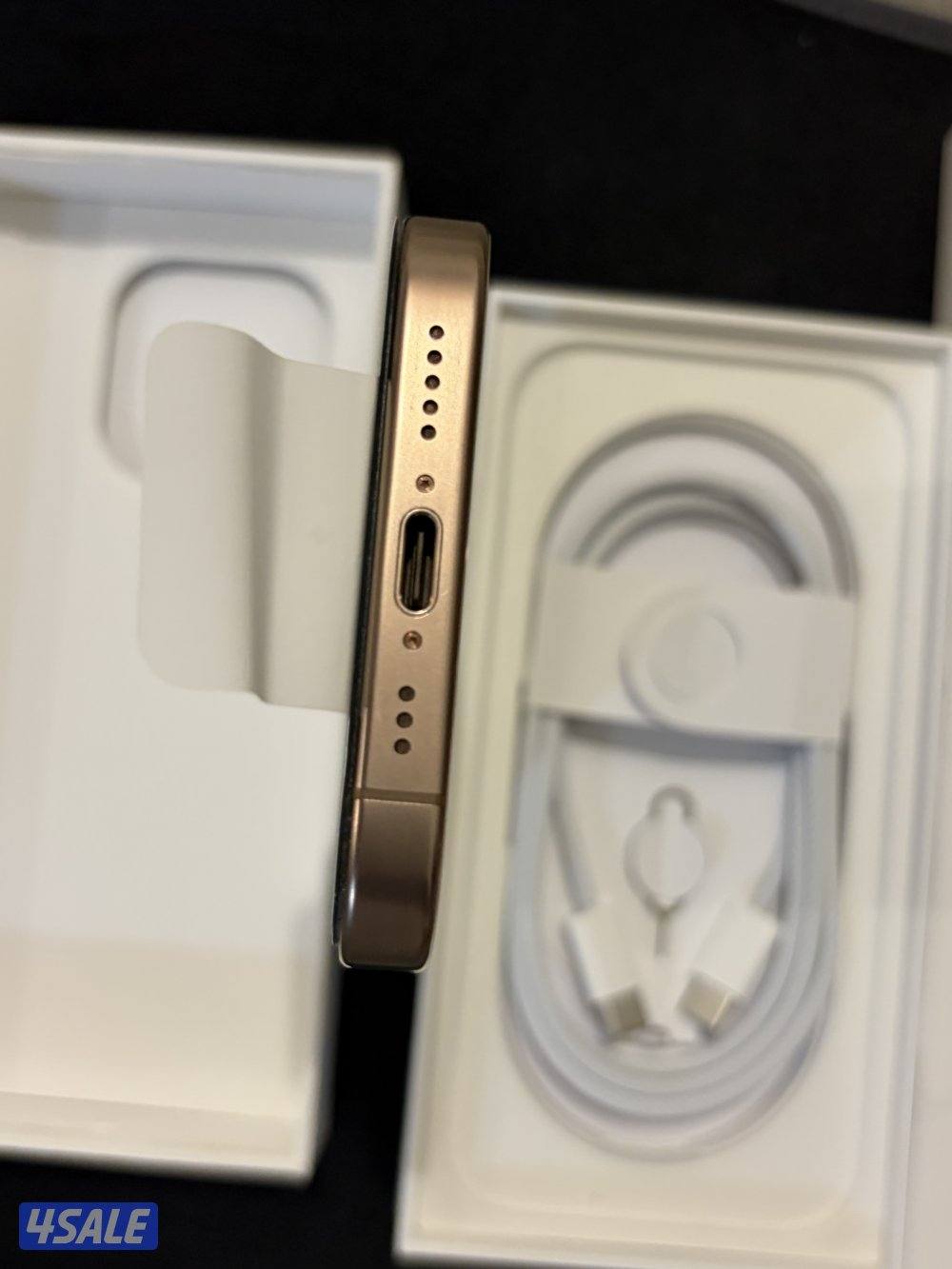 ايفون 16 ذهبي صحراري4