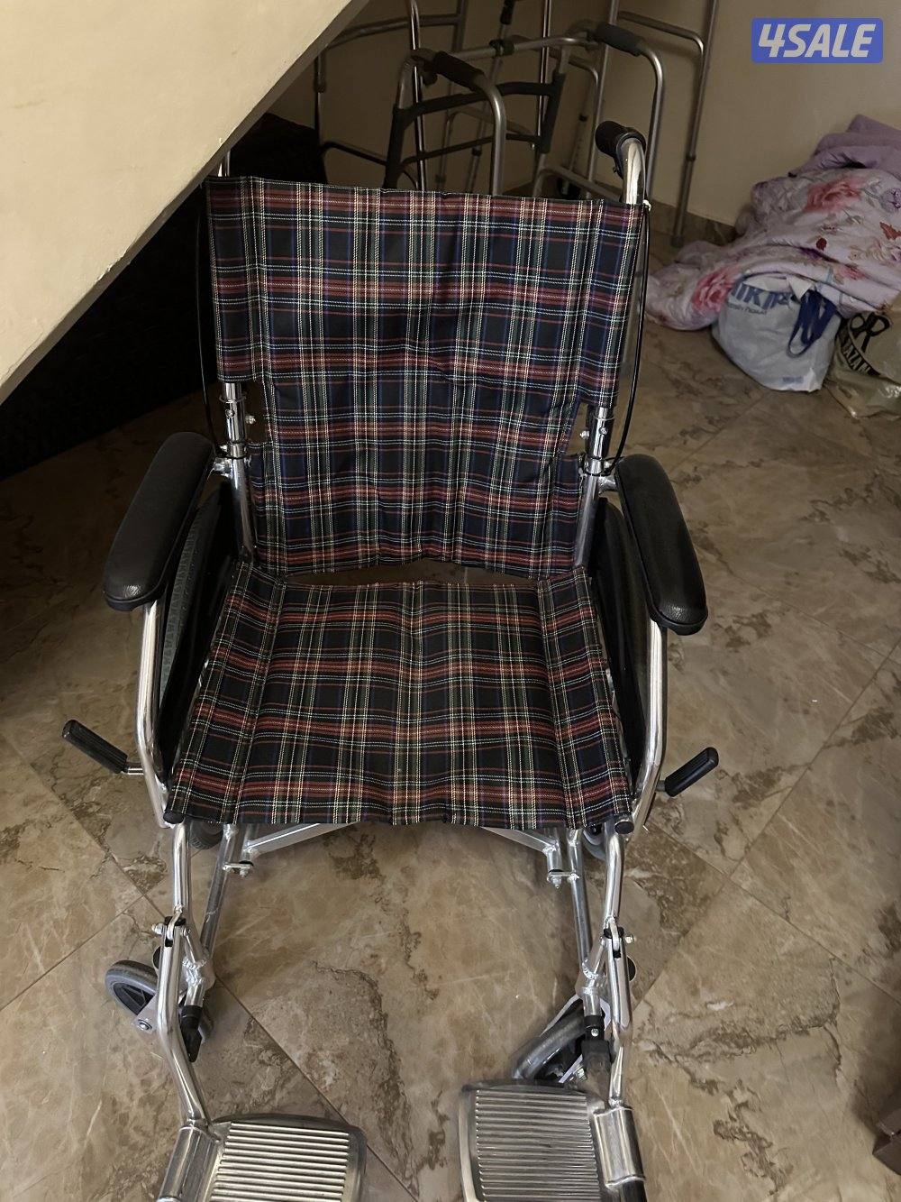 ٣ مشايه. واحد كرسي متحرك3