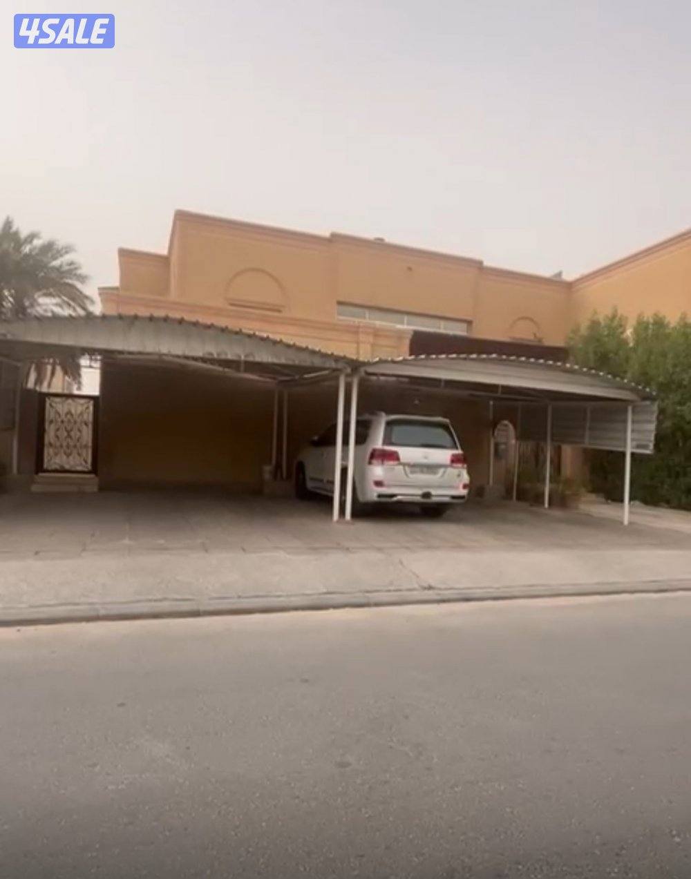 للبيع بيت في خيطان موقع مميز0