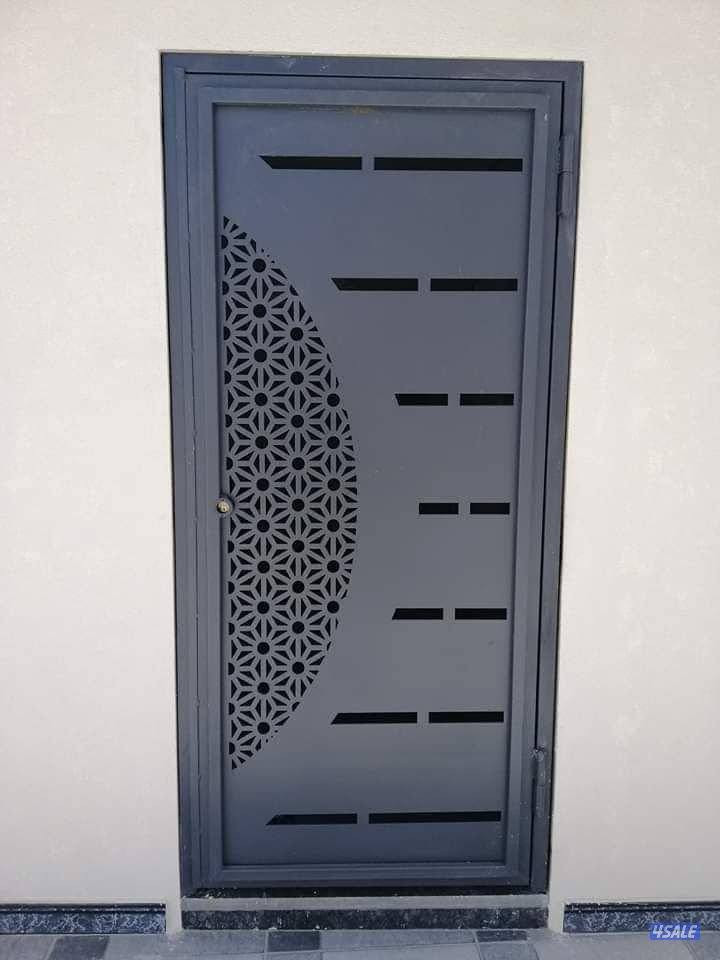 حداد ایراني حديد مشغول أواب درابزين أسوار تركيب مظلات7