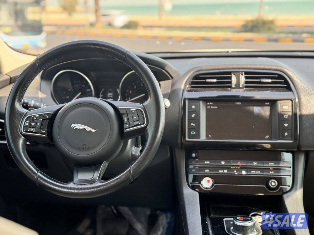 جاكور Fpace 35T5