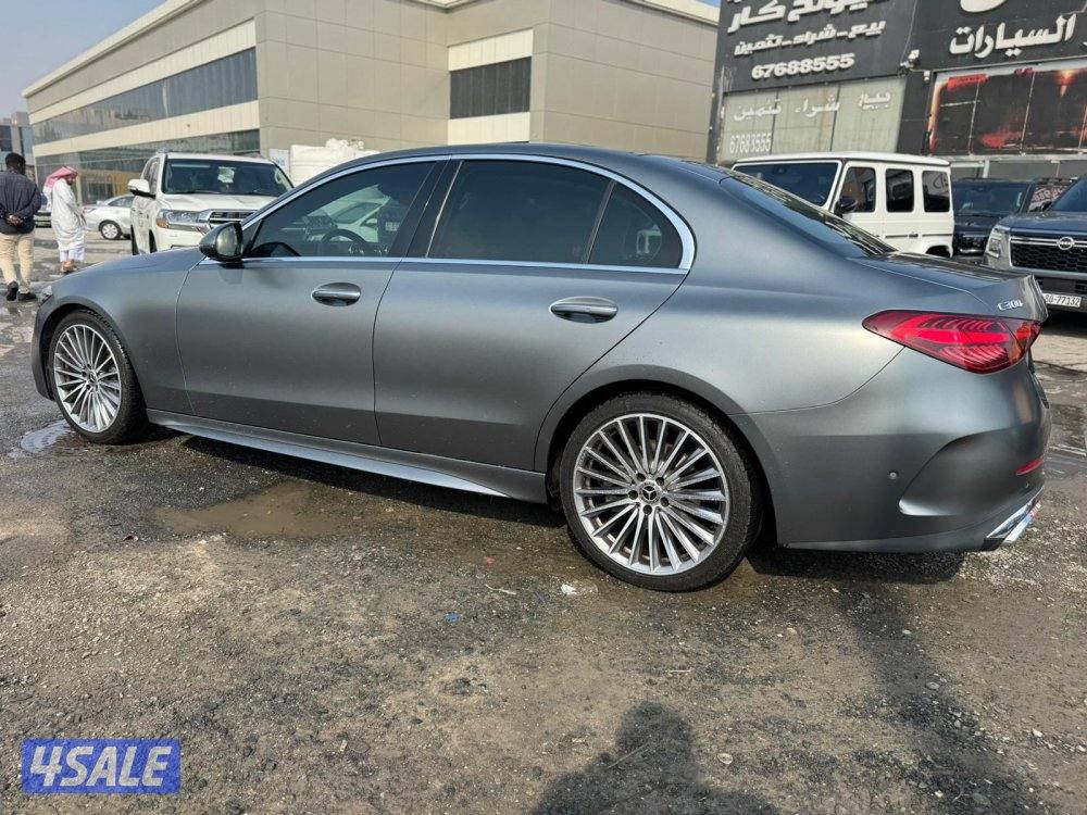 مرسيدس C300  موديل 2023 ماشى 23.000 k.m3