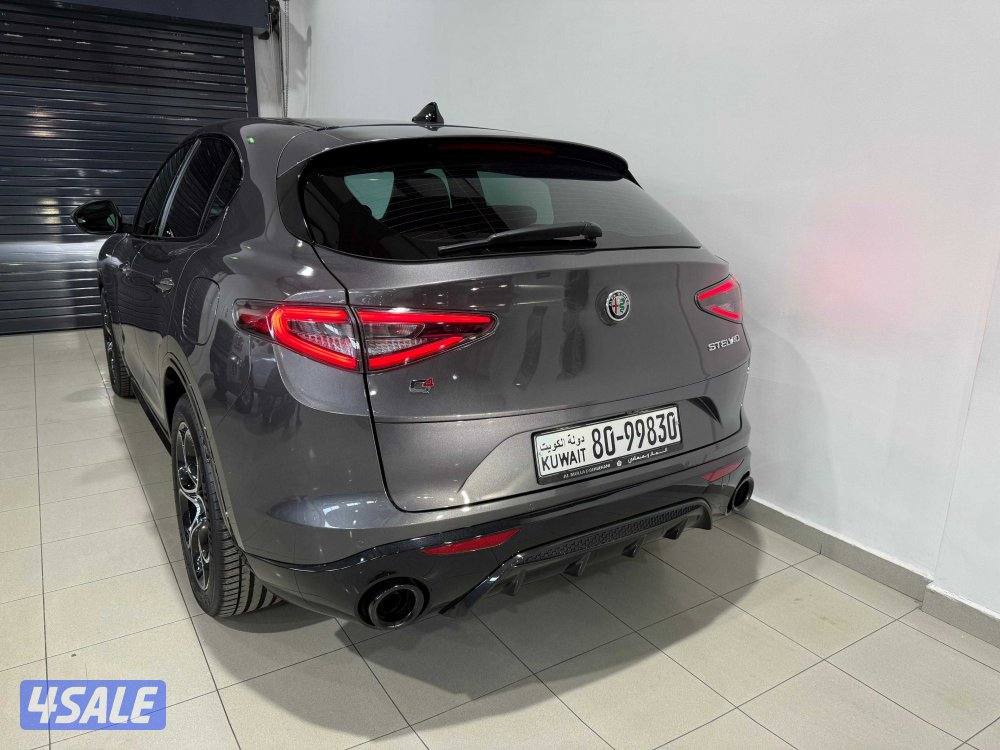 Alfa Romeo Stelvio Veloce4