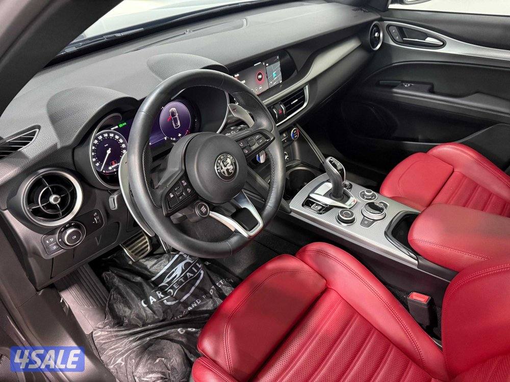 Alfa Romeo Stelvio Veloce8