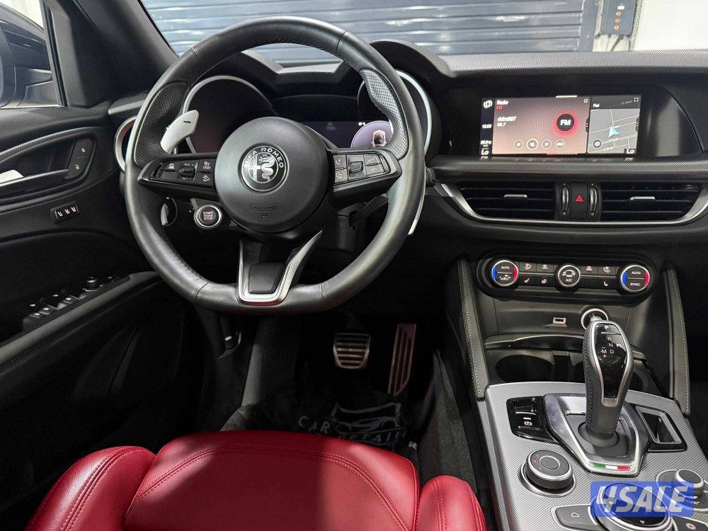 Alfa Romeo Stelvio Veloce9