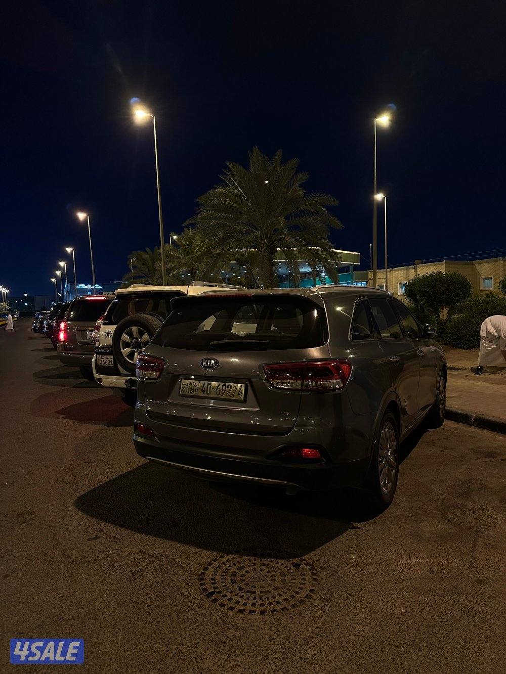 كيا سورينتو ٢٠١٨ ماشي ١٣٠ الف نظيف شرط فحص  القير والمكينه والشاصي1