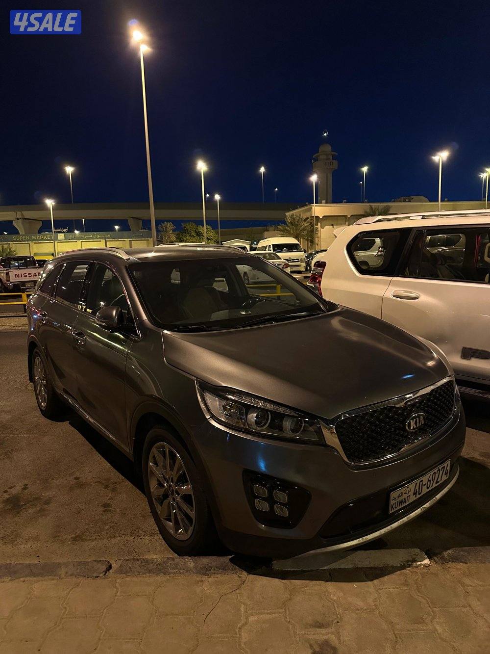 كيا سورينتو ٢٠١٨ ماشي ١٣٠ الف نظيف شرط فحص  القير والمكينه والشاصي2