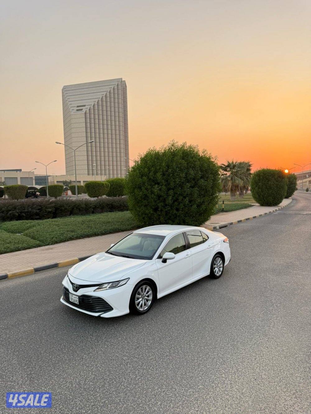 كامري ماشي 18 الف فقط سيرفس منتظم موديل 2019 بحاله ممتازه شرط الفحص1