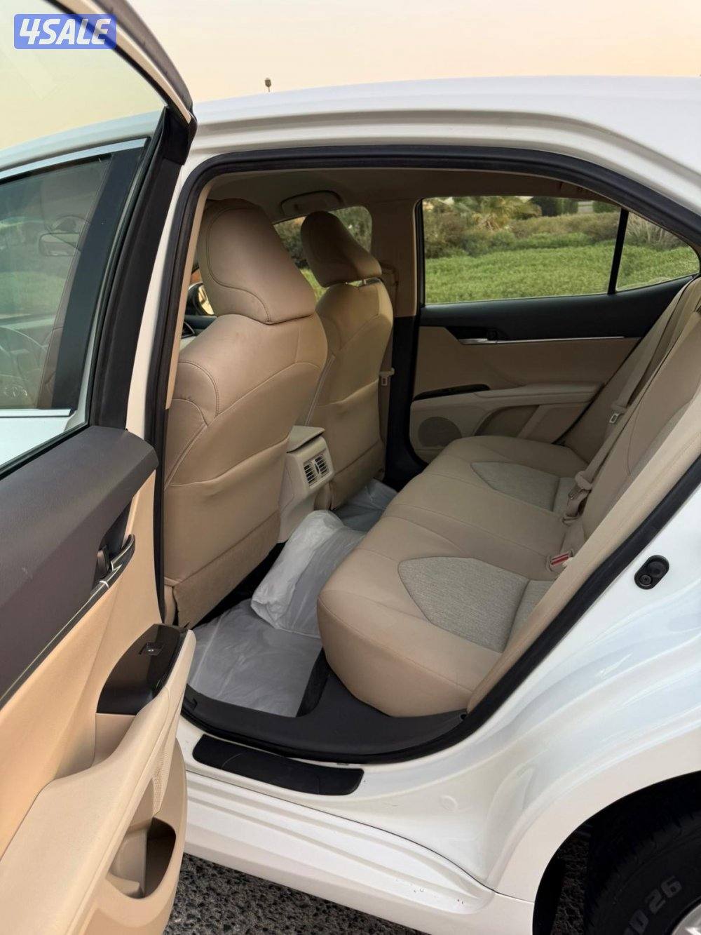 كامري ماشي 18 الف فقط سيرفس منتظم موديل 2019 بحاله ممتازه شرط الفحص8