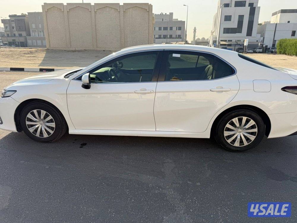 للبيع كامري LE موديل 2021 الساير عداد 104 شرط الفحص0