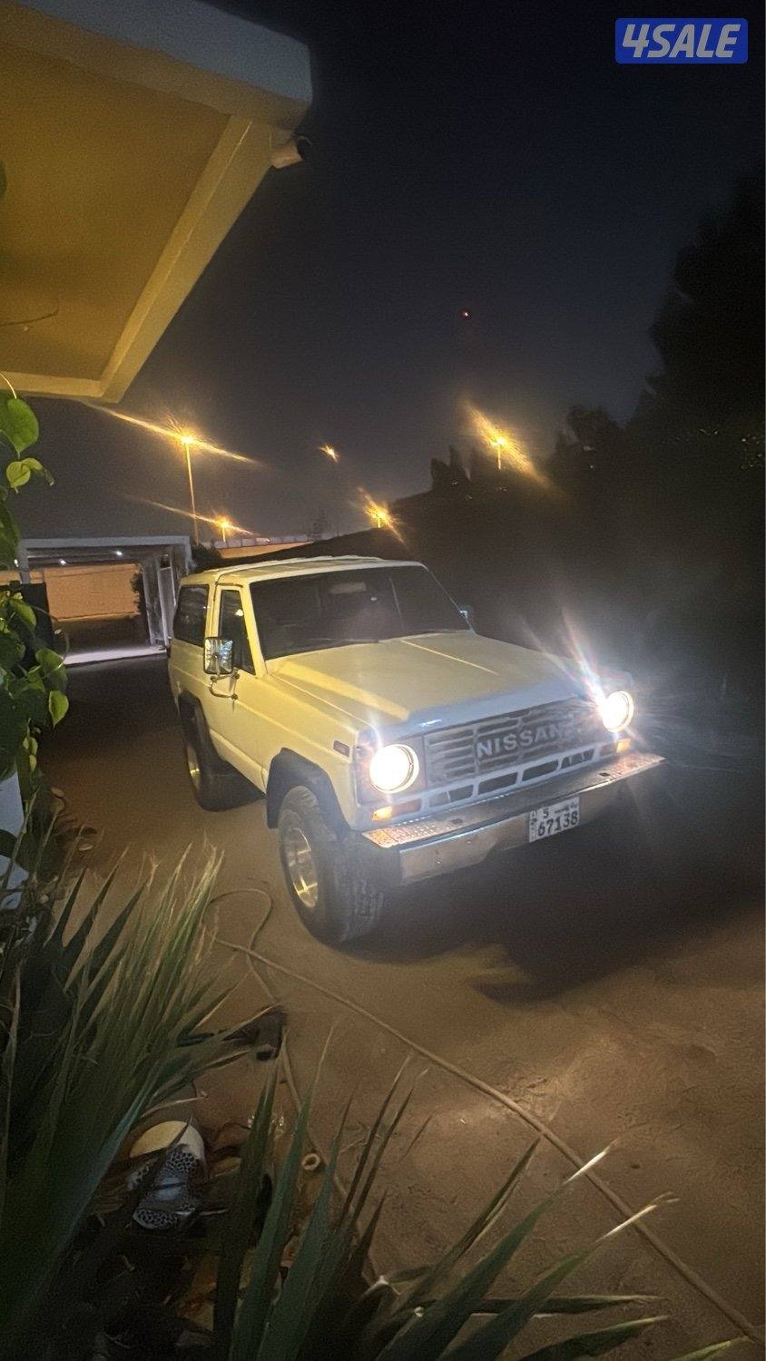 سفاري موديل 1983 باب واحد  الي يدور النوادر بيعه سررريعه0