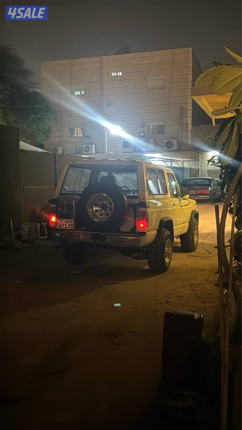 سفاري موديل 1983 باب واحد  الي يدور النوادر بيعه سررريعه5