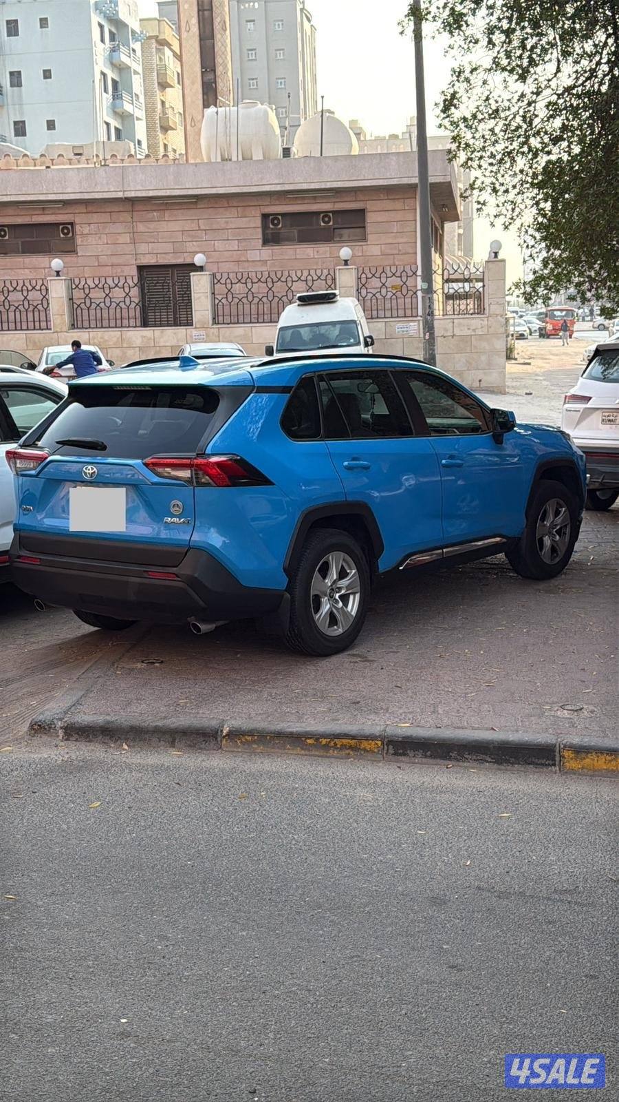 راف 4 للبيع صبغ الوكالة عداد 190 بيمةسنة السيارة سرفيس الوكالة1