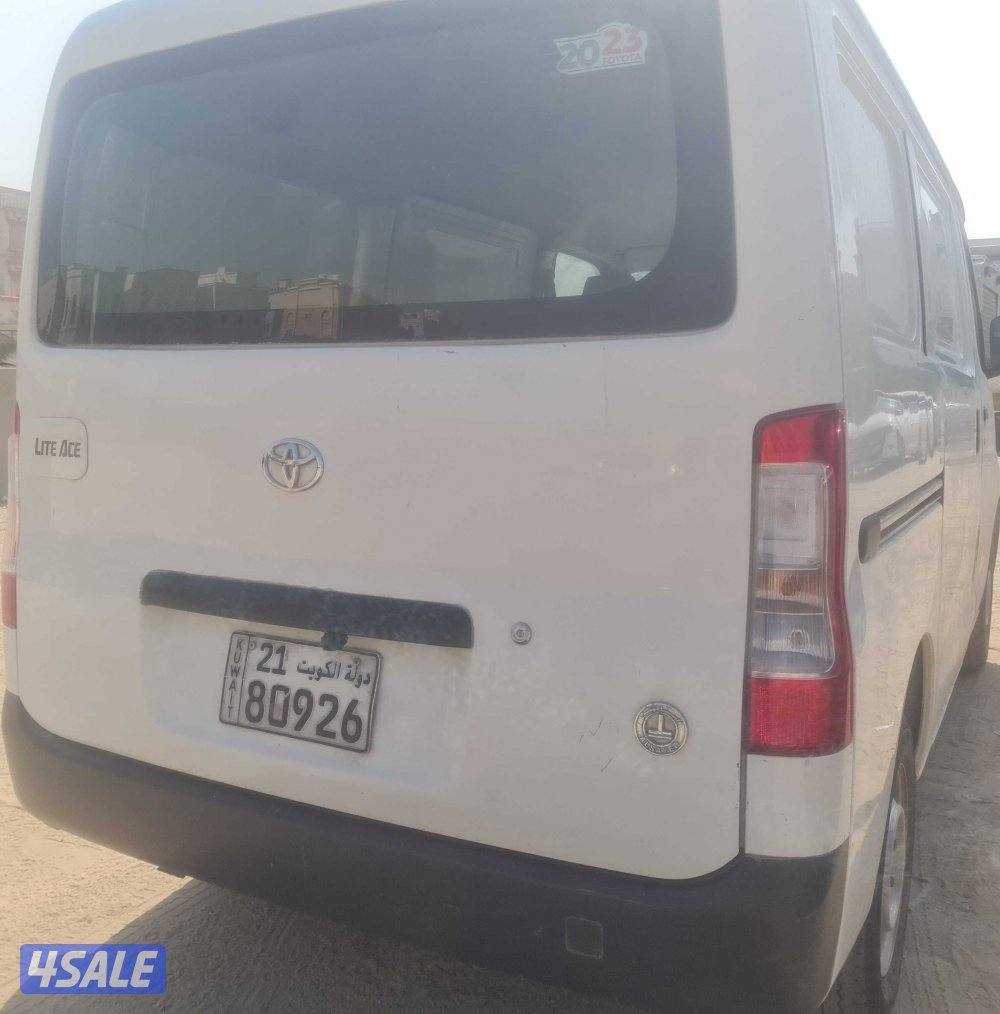 باص مقفل تويوتا لايت أس موديل 2023 شرط الفحص4