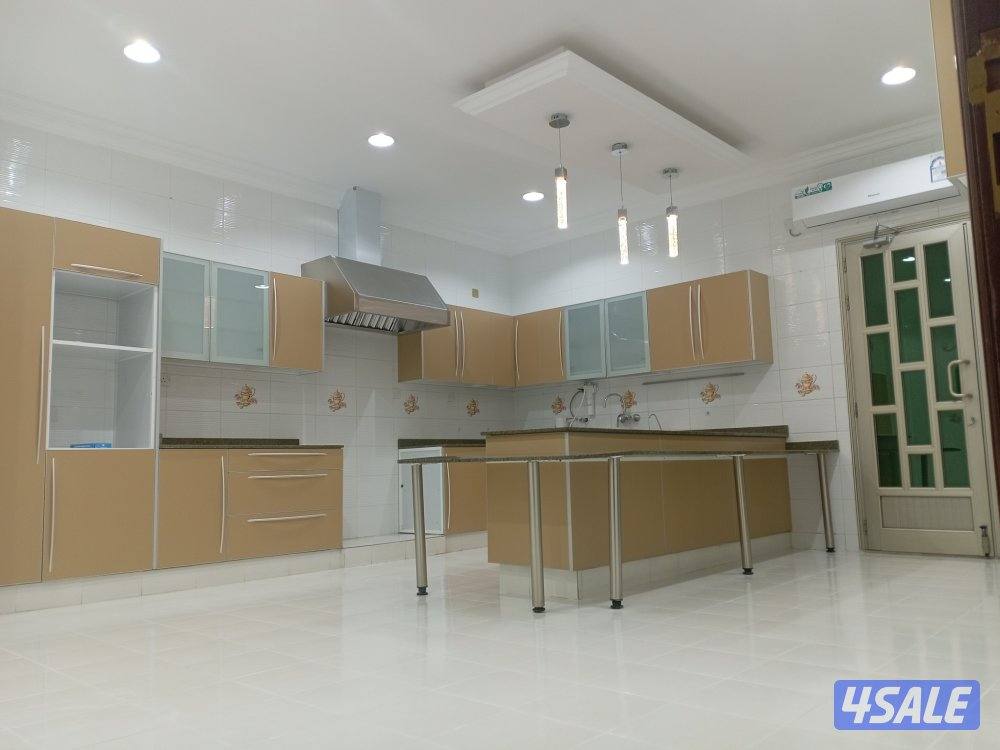 للإيجار تربلكس في كيفان ٣ادوار ارضي واول وسرداب ومصعد وديوانية1