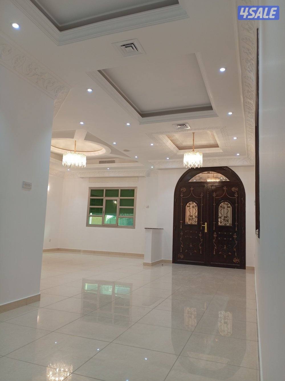 للإيجار تربلكس في كيفان ٣ادوار ارضي واول وسرداب ومصعد وديوانية4