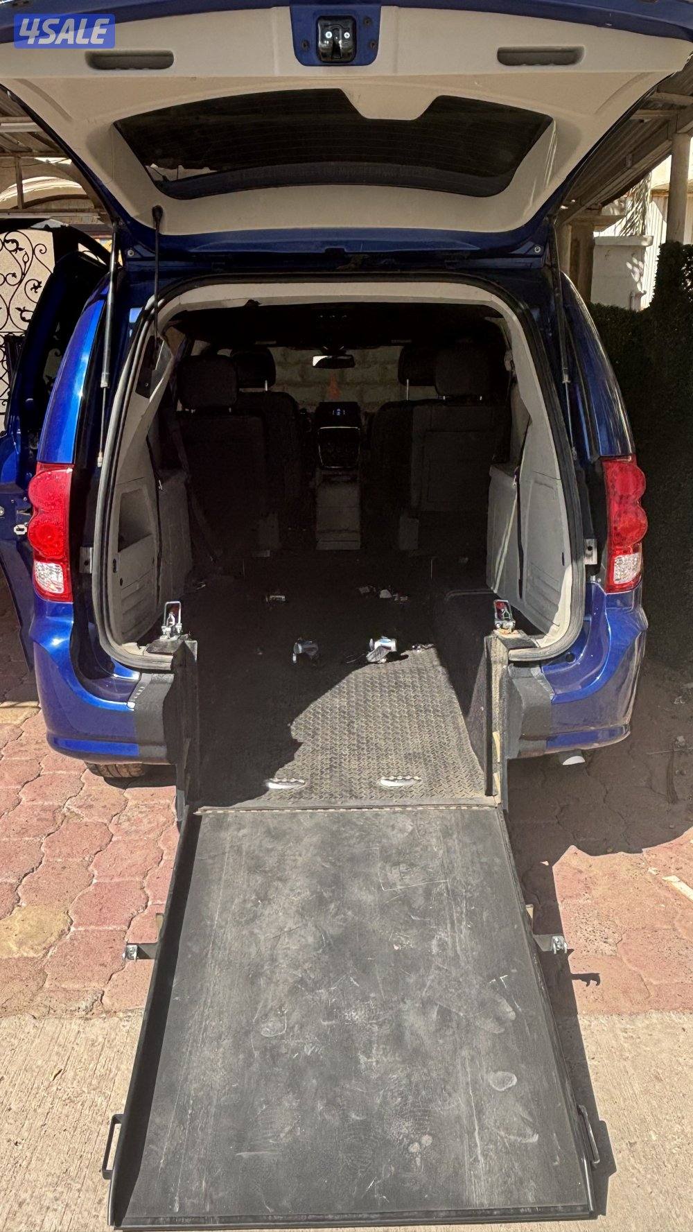 سياره مخصصه لكبار السن و ذوي الاحتياجات4