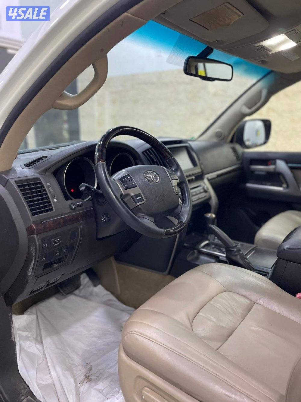 للبيع لاند كروزر VXR وارد الساير 20114