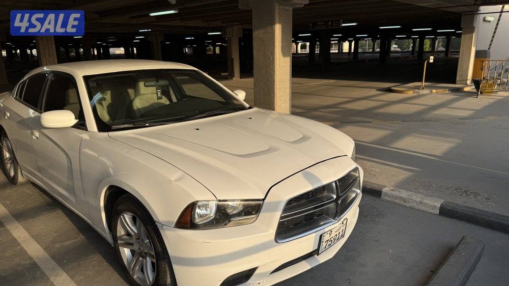 للبيع تشارجر 20113