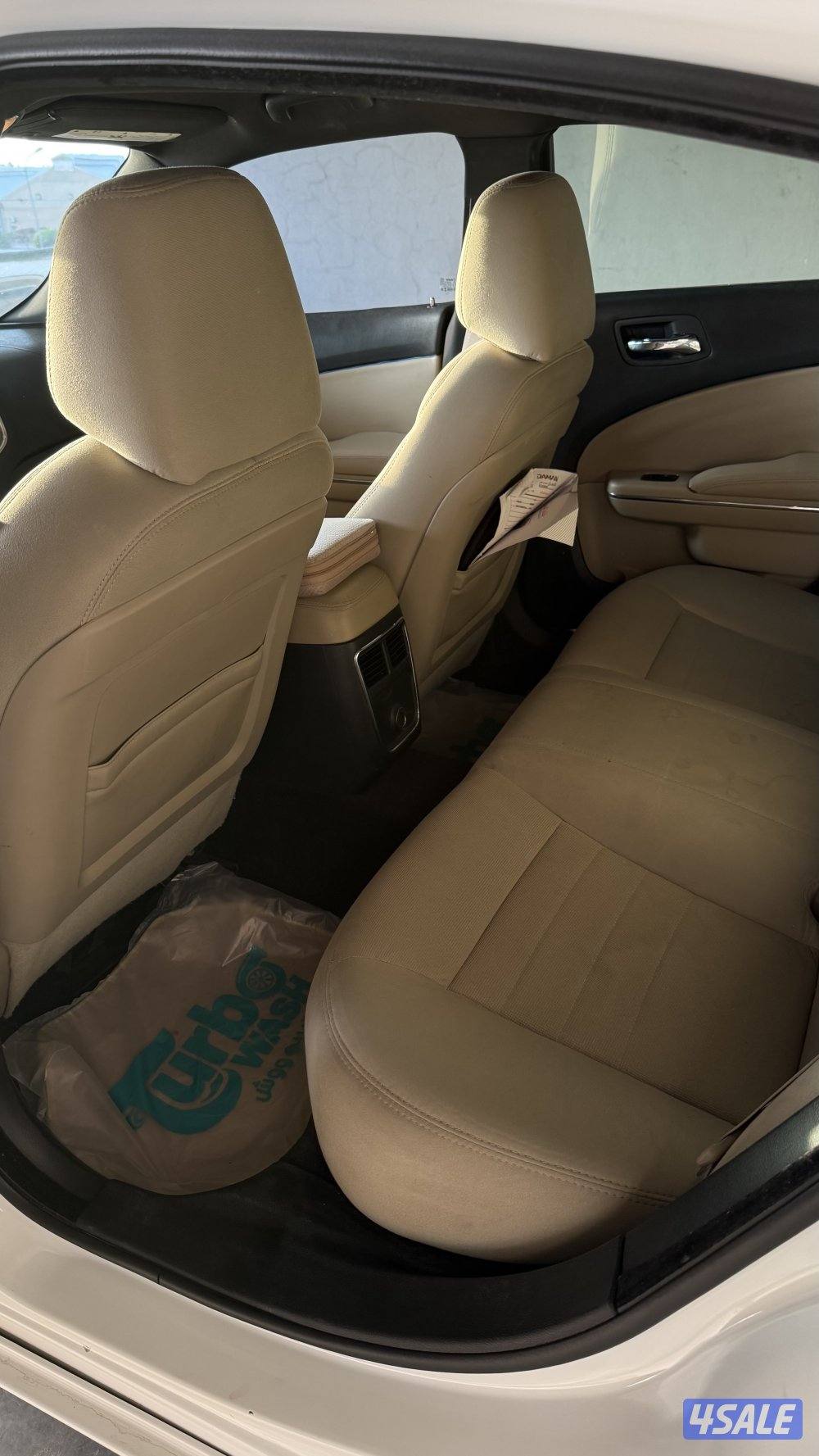 للبيع تشارجر 20116