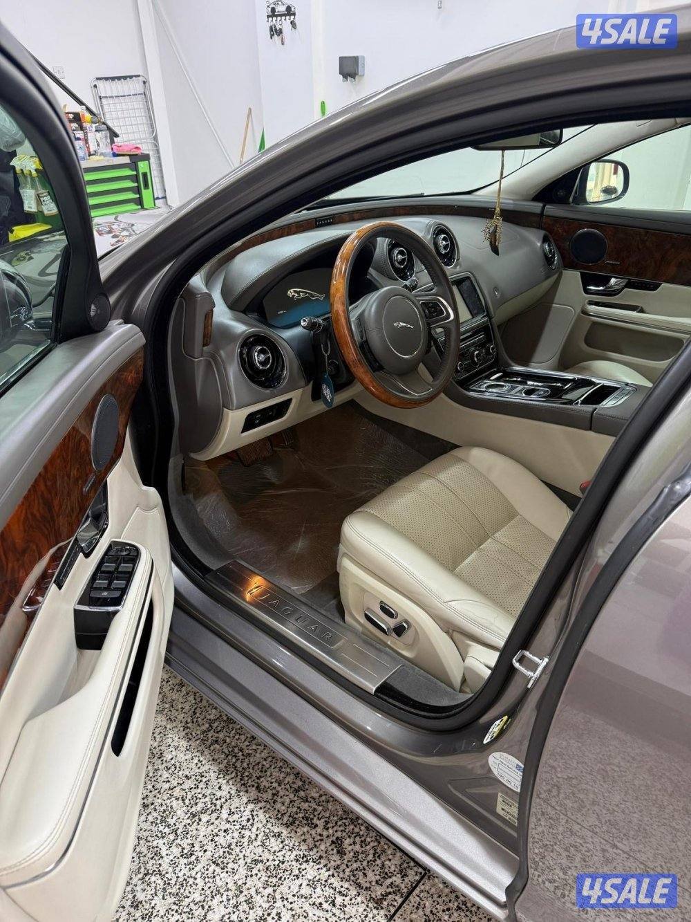 جكوار XJ موديل20135