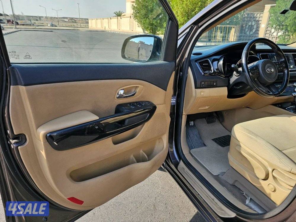 Kia carnival10