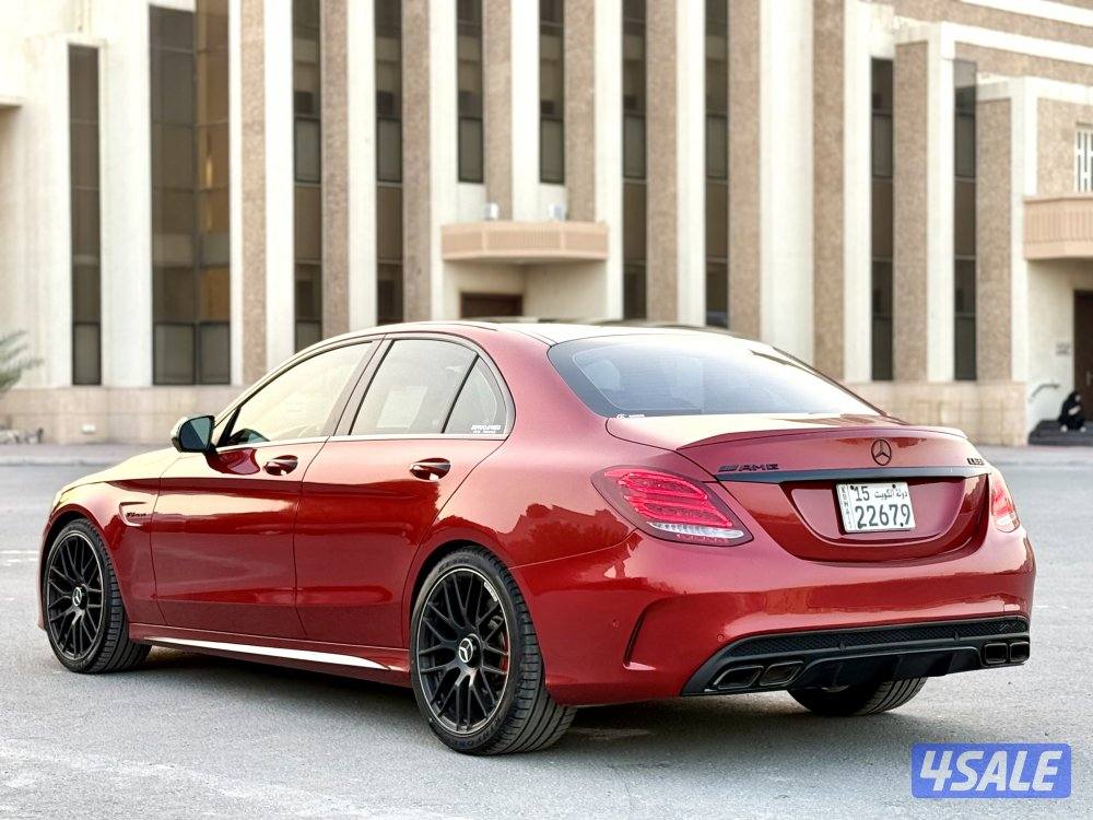 مرسيدس C63 S بحالة ممتازه صبغ الوكالة عداد ١٣٧ الف1