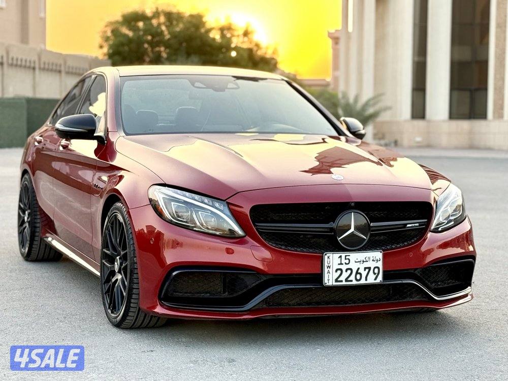 مرسيدس C63 S بحالة ممتازه صبغ الوكالة عداد ١٣٧ الف4