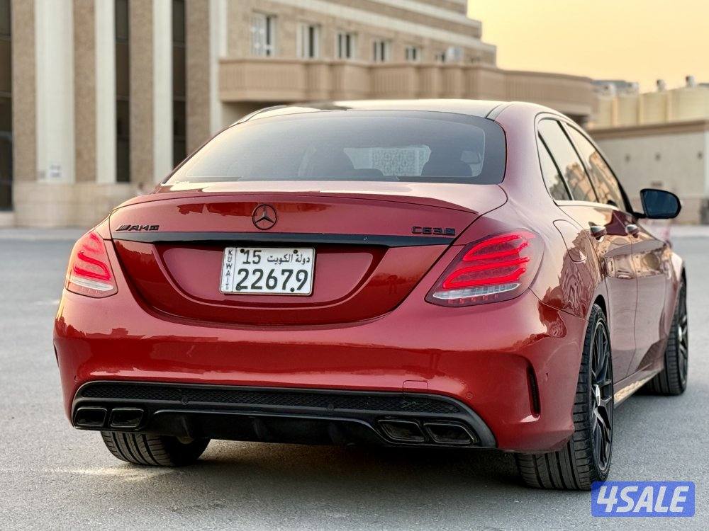 مرسيدس C63 S بحالة ممتازه صبغ الوكالة عداد ١٣٧ الف5