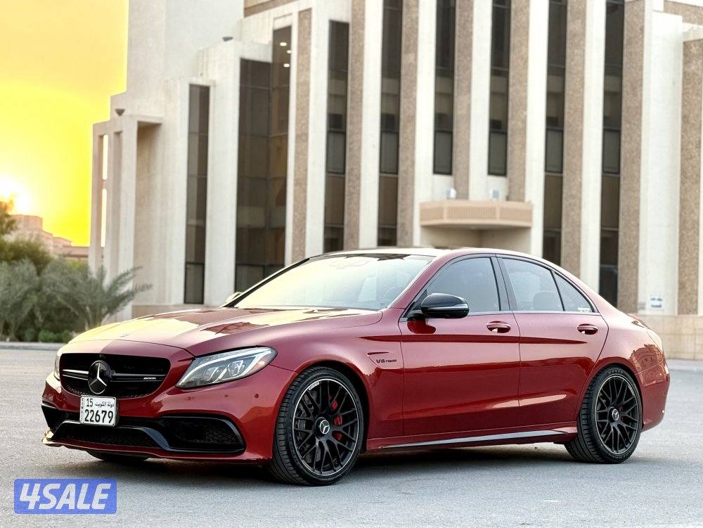 مرسيدس C63 S بحالة ممتازه صبغ الوكالة عداد ١٣٧ الف2
